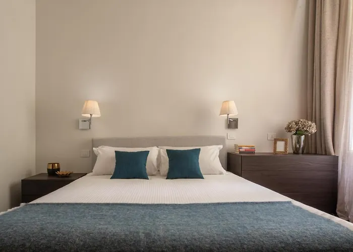 Sant\'Ambrogio Luxury Apartment R&R